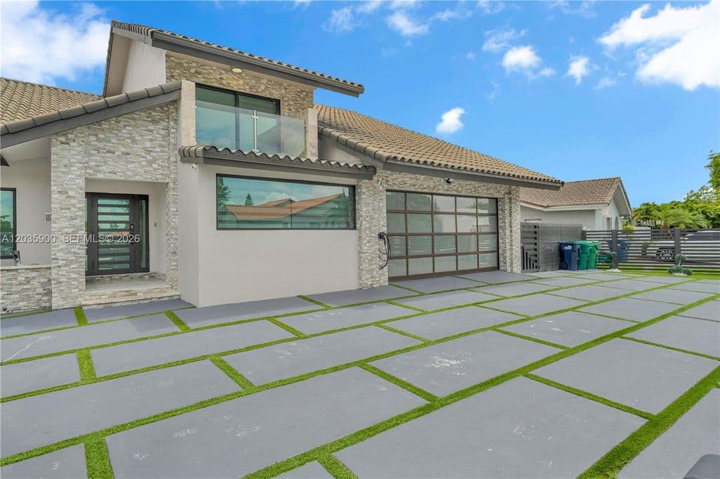 5+1 Müstakil ev — 13330 SW 5th St