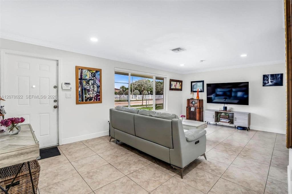 3-bedroom Single-Family Home — 3551 SW 97th Ave