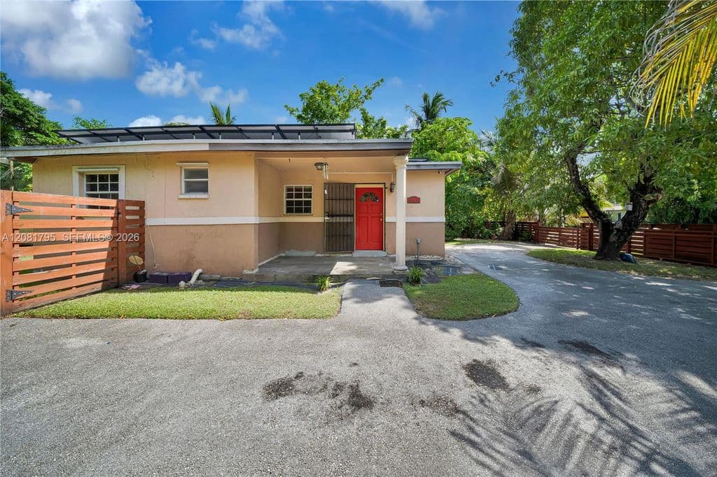 3+1 Müstakil ev — 6401 SW 63rd Ct