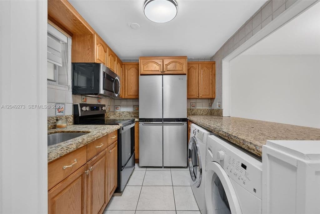 2+1 Condo — 10300 Coral Way #C25