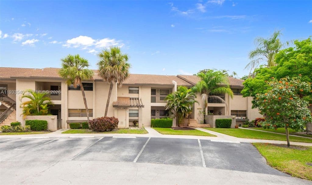 2+1 Condo — 4155 NW 22nd St #267G