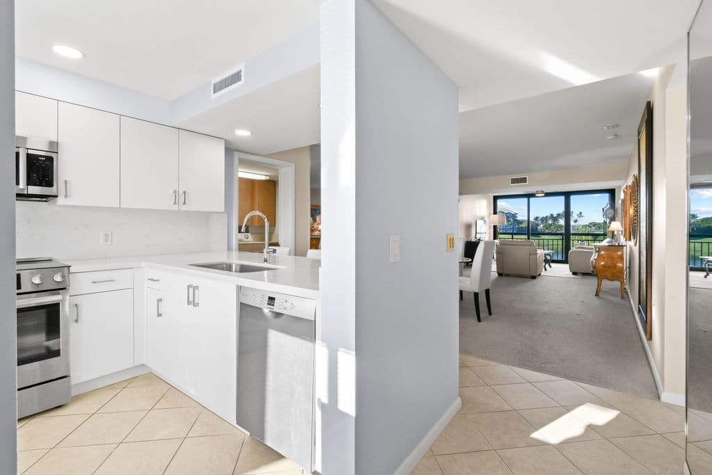 2-bedroom Condo — 501 S Seas Drive #206