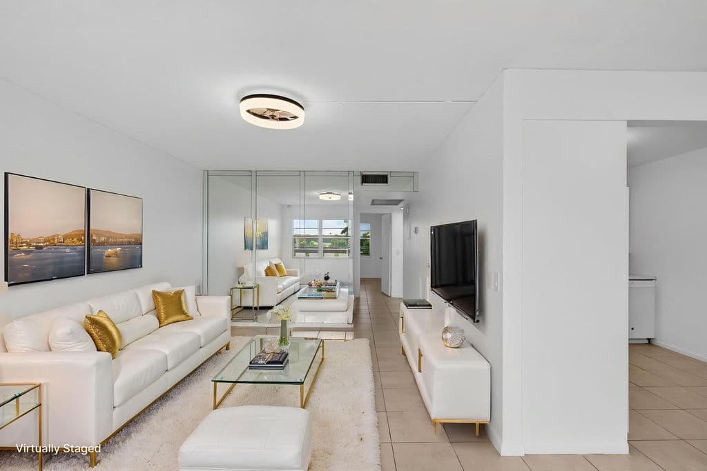 2-bedroom Condo — 4028 Hythe B