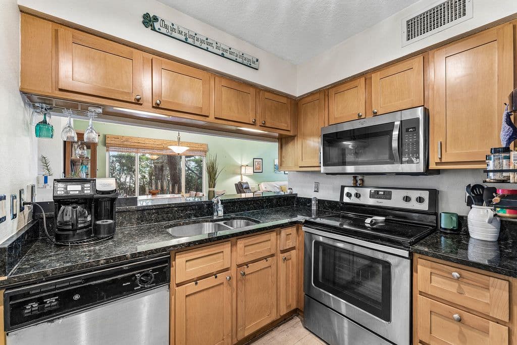 2-bedroom Condo — 13111 Glenmoor Drive