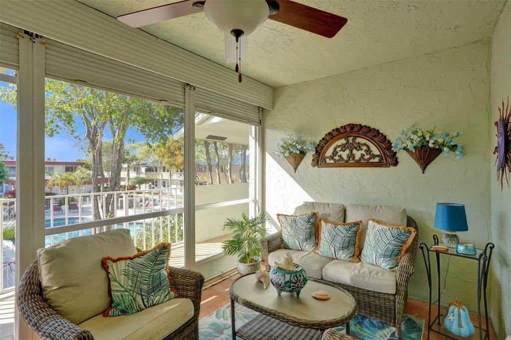 2+1 Condo — 860 SE 6TH Avenue #410