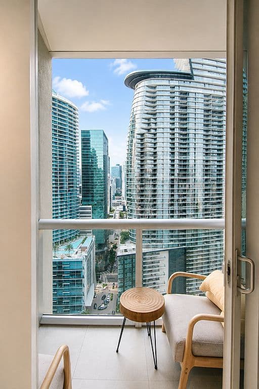 Apartment — 475 Brickell Ave APT 3308