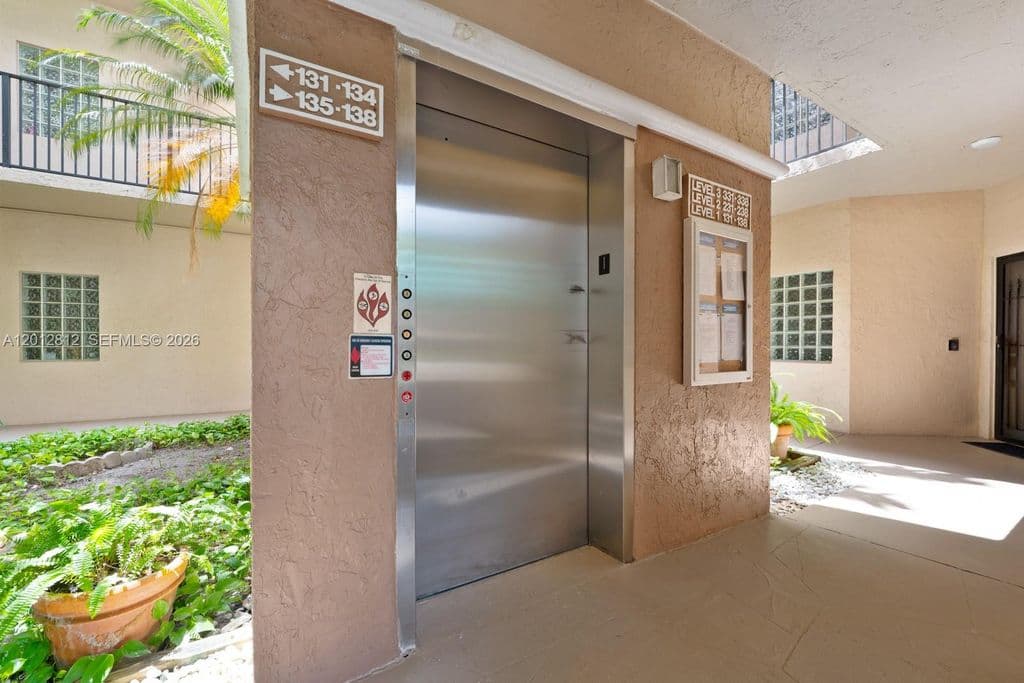 2-bedroom Condo — 4350 NW 30th St APT 333