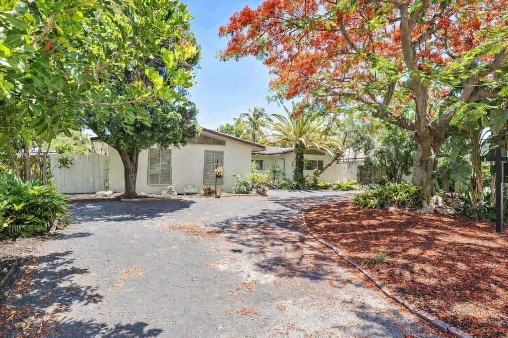 4-bedroom Single-Family Home — 5200 NE 18TH Terrace