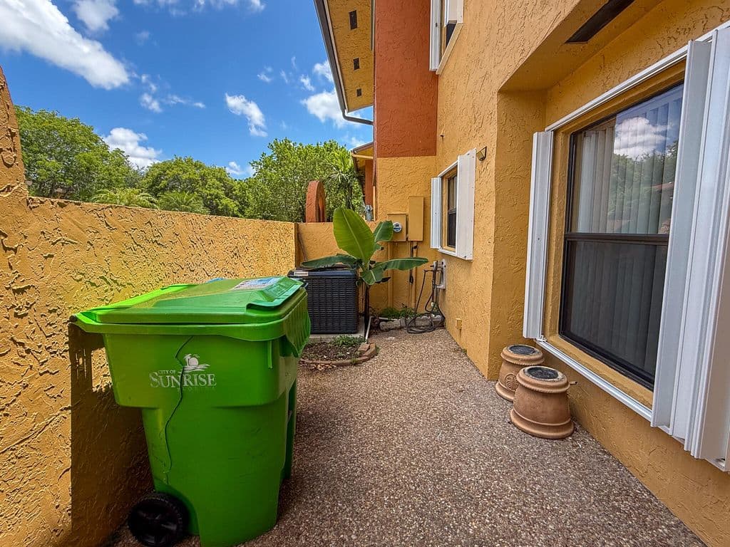 2-bedroom Property — 4567 NW 90th Avenue