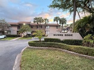 2+1 Condo — 9505 SW 1st Court #9505, Coral Springs, 33071