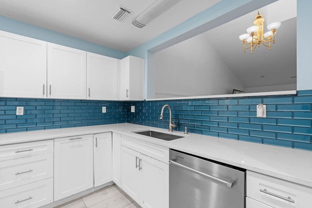 3+1 Mülk — 471 Ashwood Place