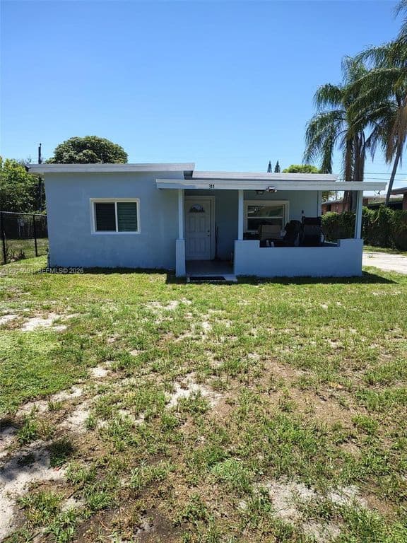 3-bedroom Single-Family Home — 311 NW 28th Way