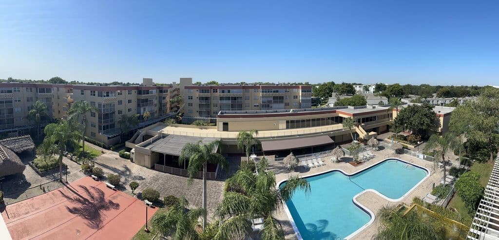 1+1 Condo — 404 NW 68TH Avenue #205