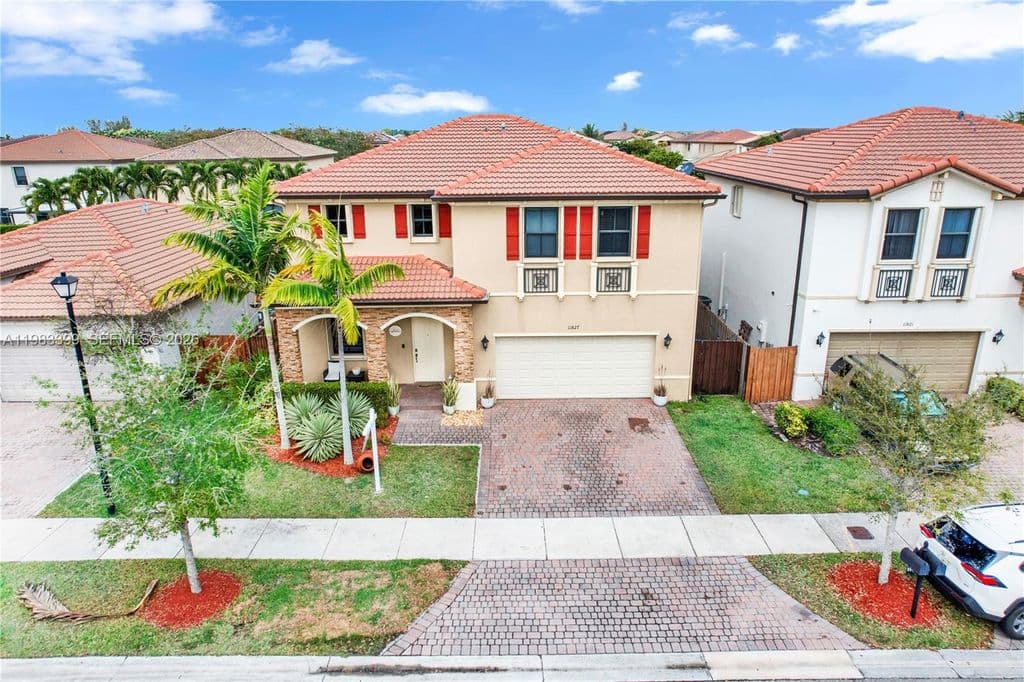 4-bedroom Single-Family Home — 11827 SW 242nd Ter