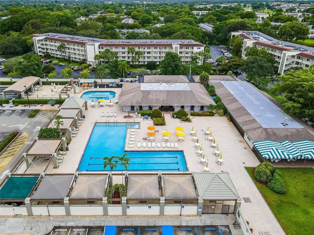 2-bedroom Condo — 3301 Aruba Way #D3
