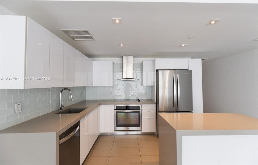 2+1 Mülk — 1600 NE 1st Ave #1420