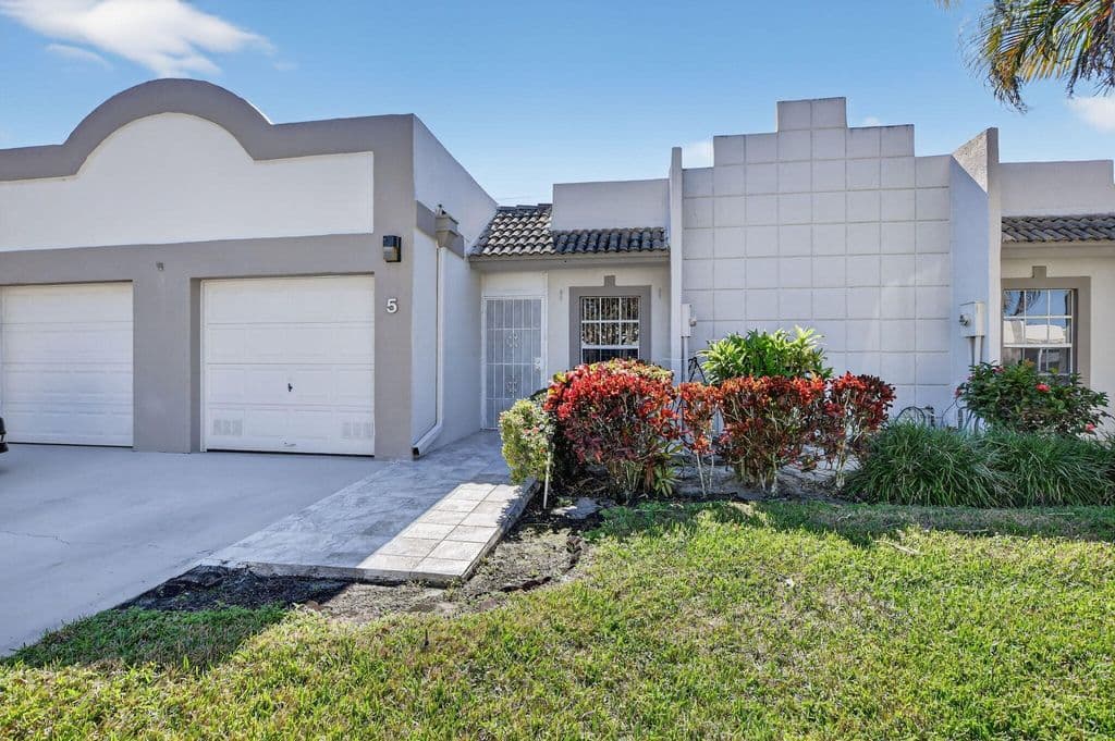 2+1 Müstakil ev — 9110 Fairbanks Lane #5