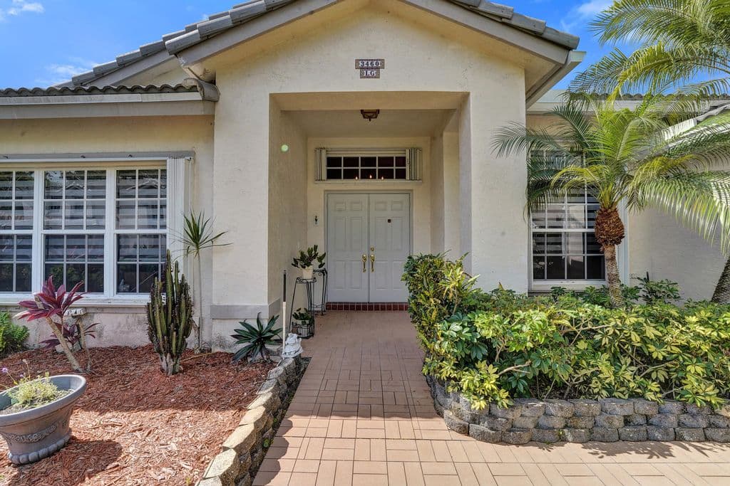 4-bedroom Single-Family Home — 3460 Dunes Vista Drive