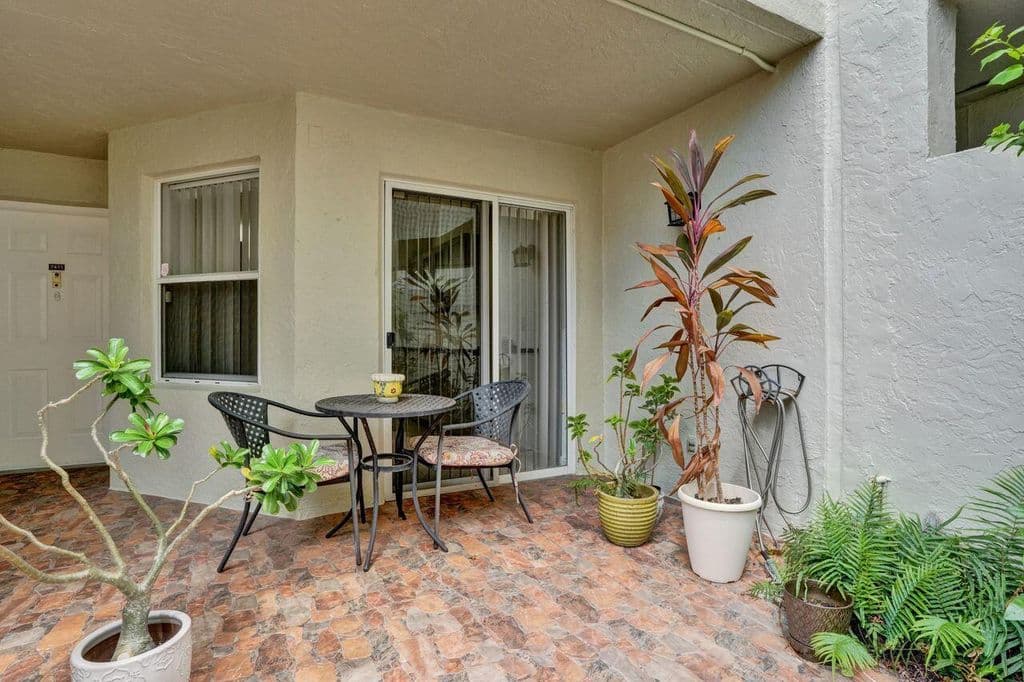2-bedroom Condo — 7411 GRANVILLE Drive #106