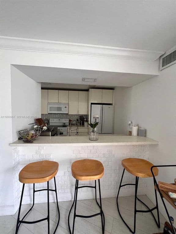 2-bedroom Condo — 6955 NW 186th St APT F104