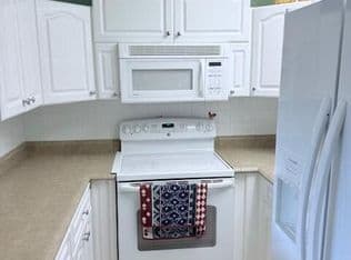 1-bedroom Condo — 1027 Berkshire B, Deerfield Beach, 33442