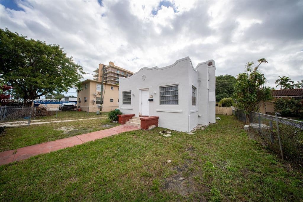 2+1 Mülk — 2744 SW 16th Ter