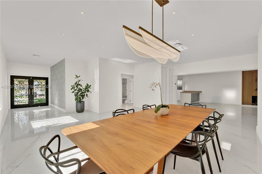 4+1 Müstakil ev — 1777 Daytonia Rd