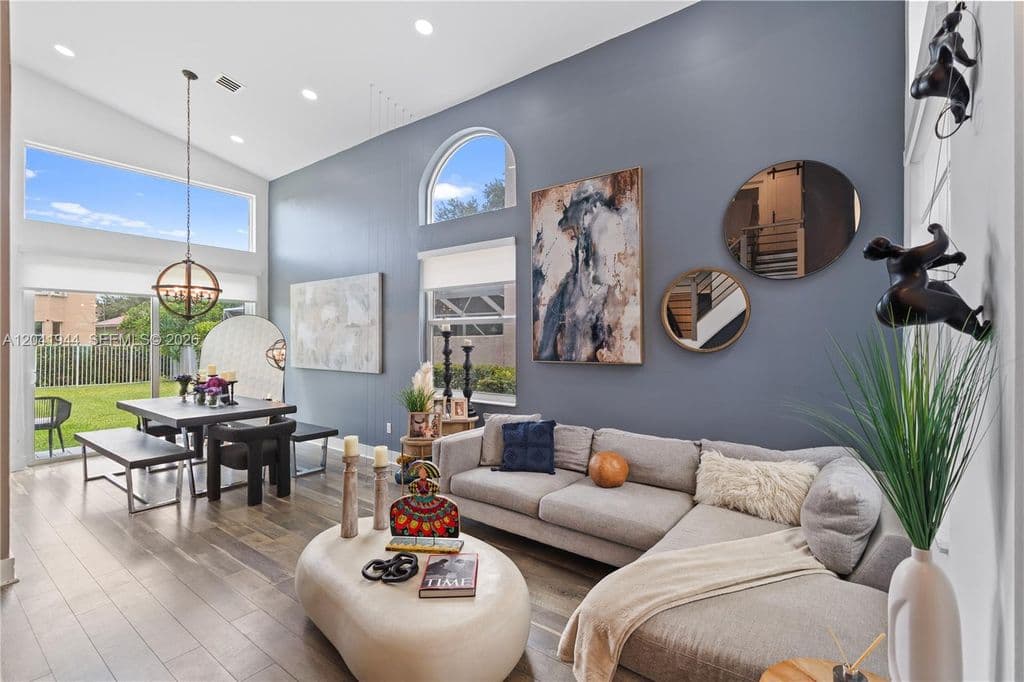 3+1 Müstakil ev — 7840 Rockport Cir