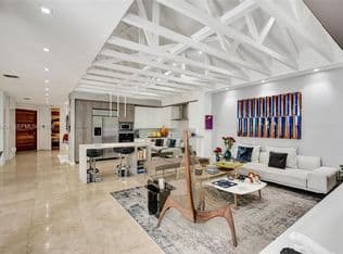 4+1 Müstakil ev — 1662 Diplomat Dr, Miami, 33179