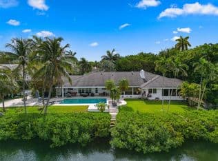 5+1 Müstakil ev — 415 Rovino Ave, Coral Gables, 33156