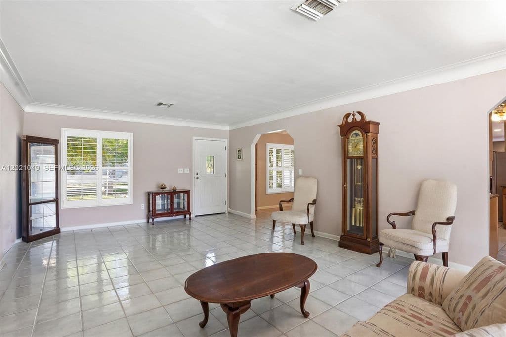 4+1 Müstakil ev — 8495 SW 160th St