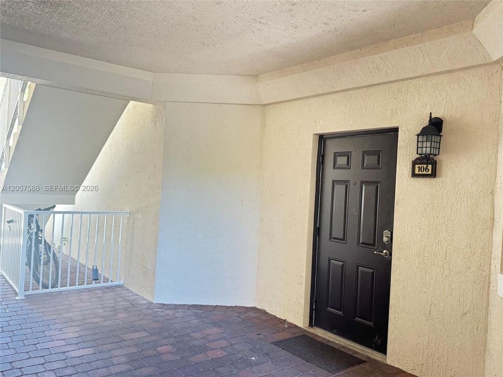 3-bedroom Condo — 11601 NW 89th St APT 106