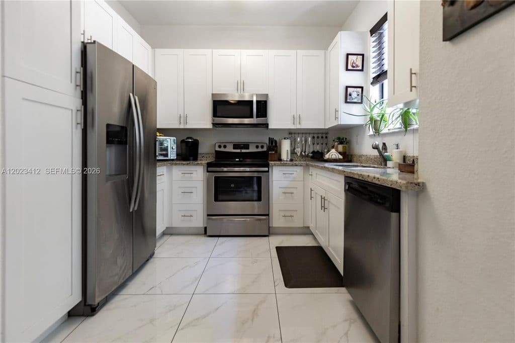 3+1 Mülk — 12704 SW 131st Ter