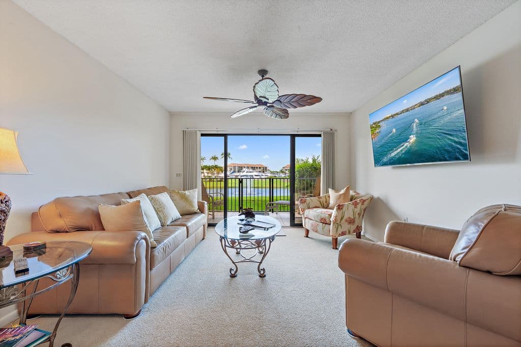 2+1 Condo — 701 Seafarer Circle #103