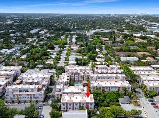3-bedroom Townhouse — 1033 NE 17th Way #905, Fort Lauderdale, 33304