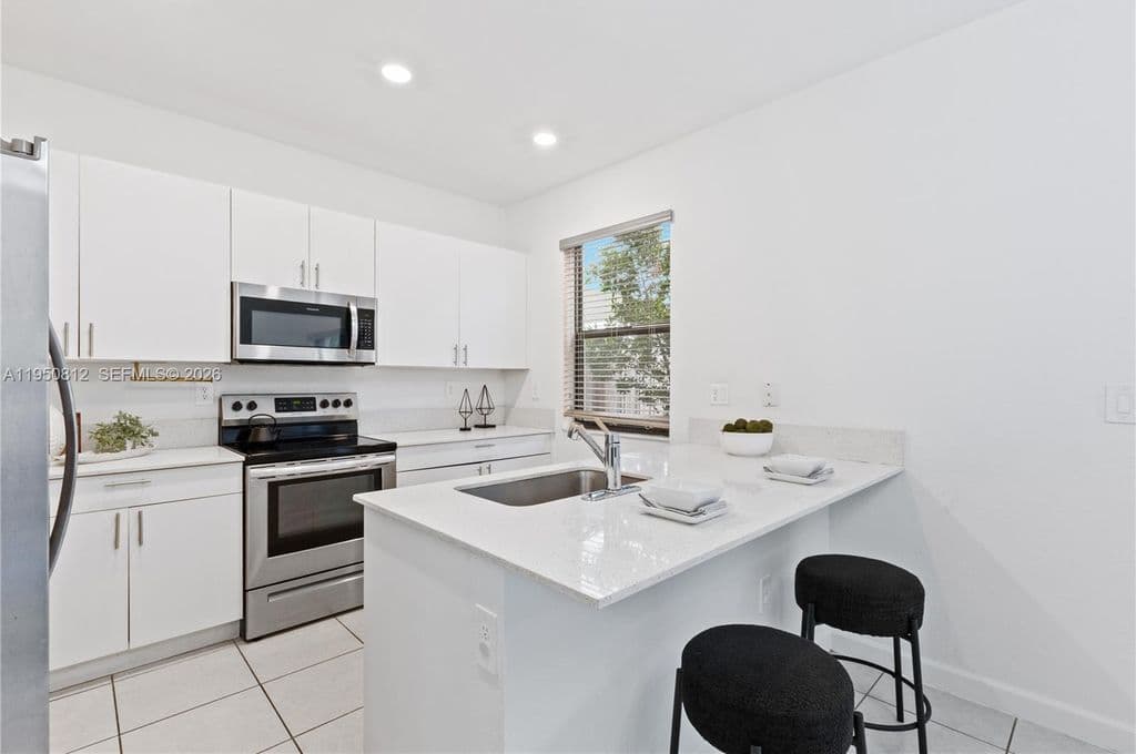 3-bedroom Property — 13071 SW 232nd St