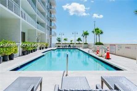 1-bedroom Condo — 1200 Brickell Bay Dr APT 3206