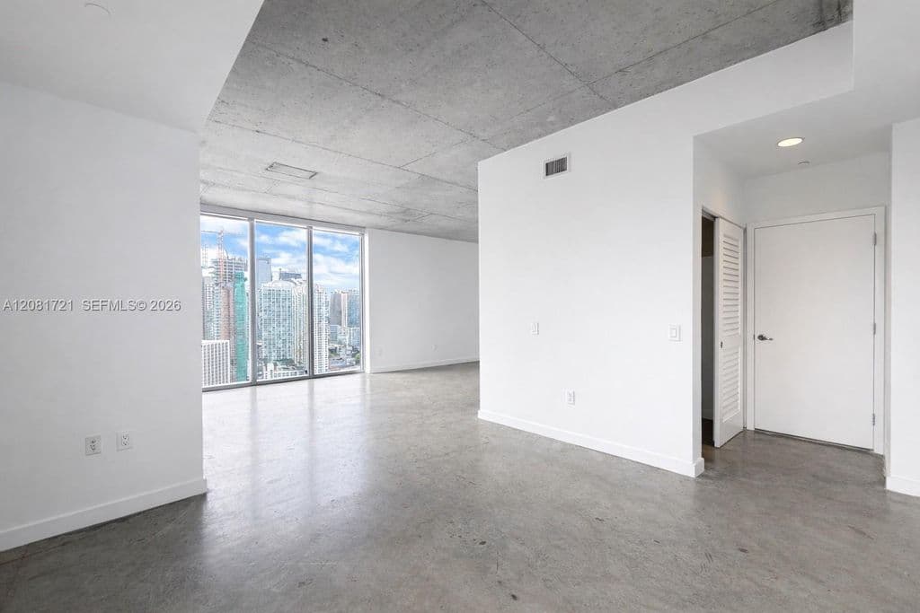 2+1 Condo — 151 SE 1st St APT 3001