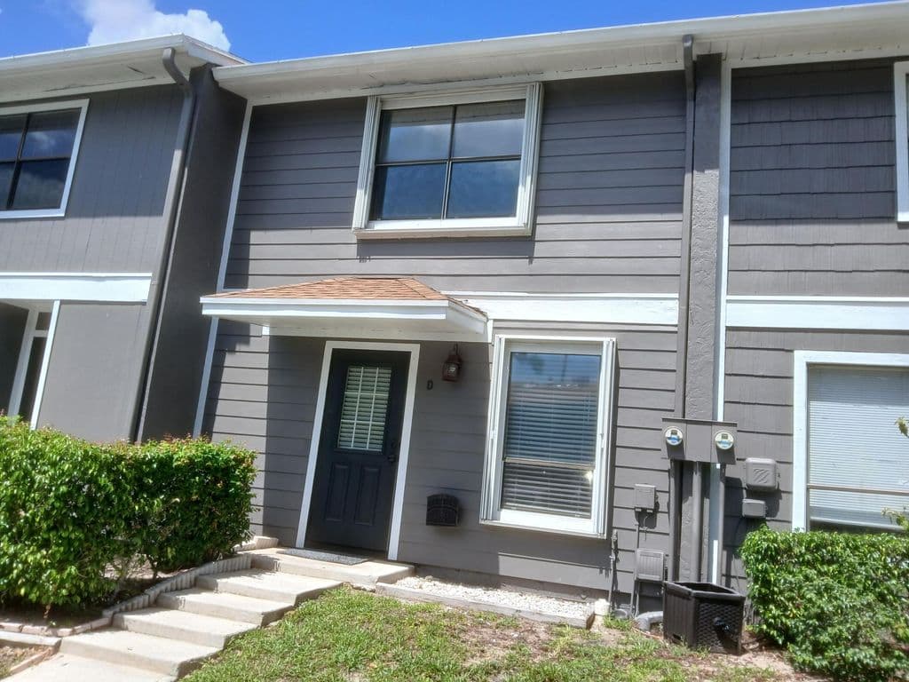 2-bedroom Property — 833 Hill Drive #D