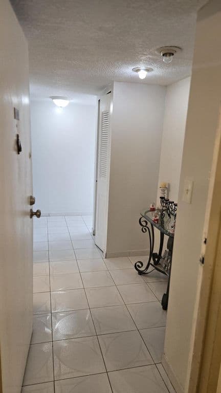 2-bedroom Condo — 4164 Inverrary Drive #601