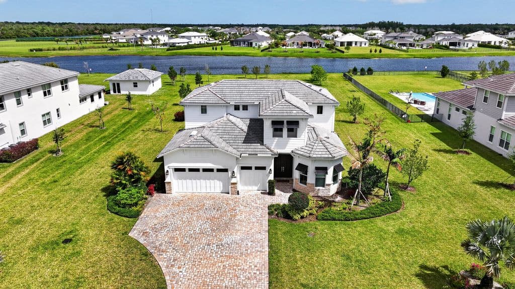 4-bedroom Single-Family Home — 20160 SE Bridgewater Drive
