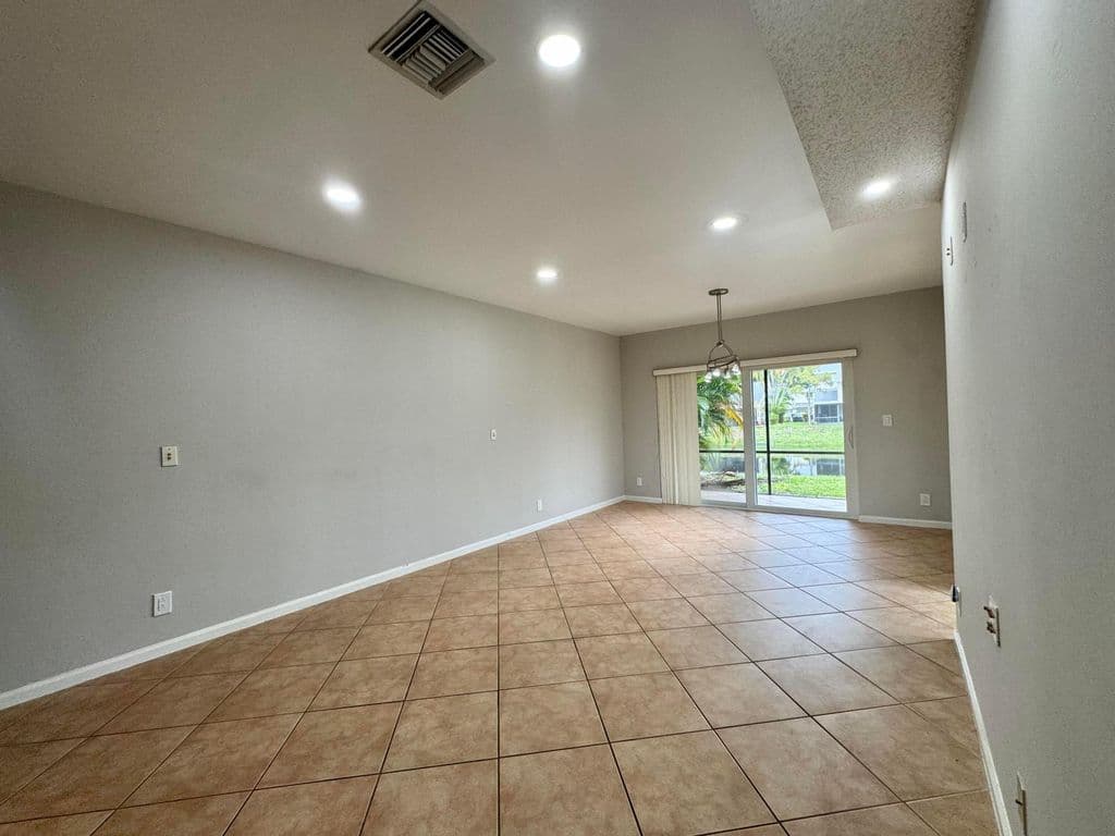 3-bedroom Property — 1877 DISCOVERY Way