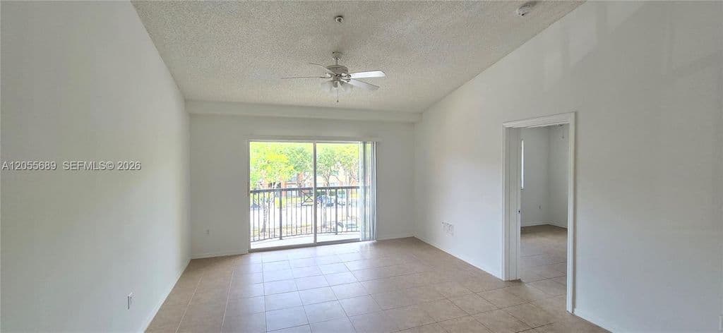 2+1 Condo — 4149 N Haverhill Rd APT 1619