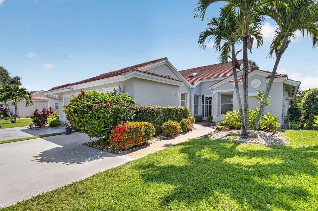 3-bedroom Single-Family Home — 5590 Royal Lake Circle