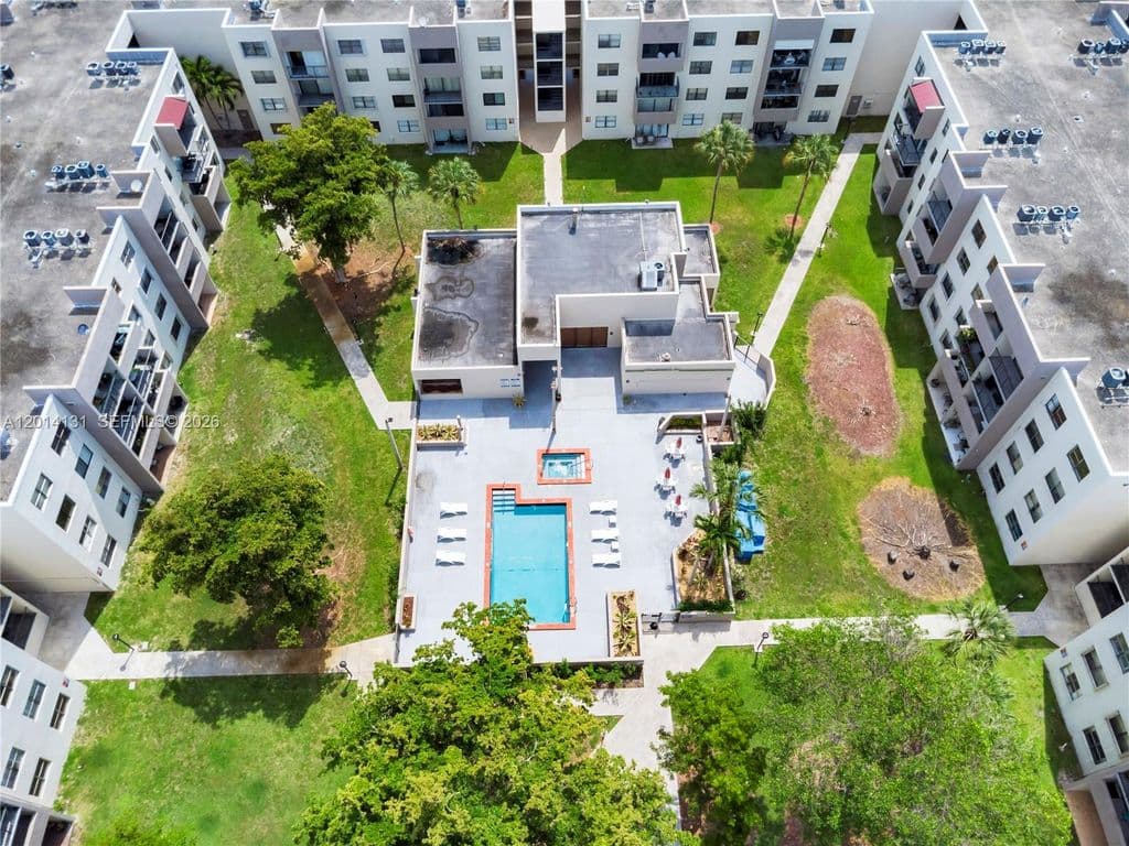 2+1 Condo — 8002 SW 149th Ave APT B411