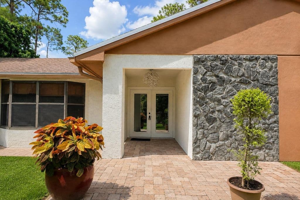 3-bedroom Single-Family Home — 15211 60th Place N