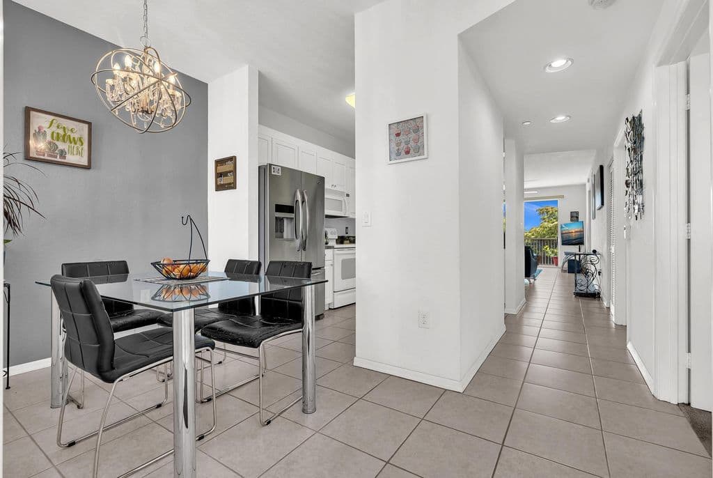 2+1 Condo — 7735 Yardley Drive #305