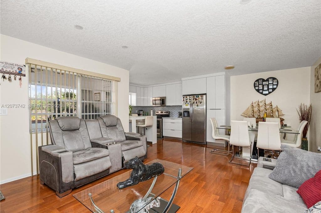2+1 Condo — 5300 Washington St APT E209