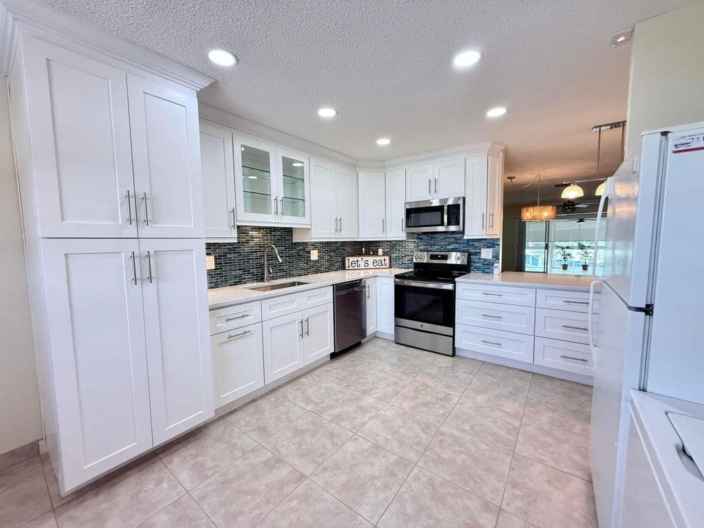 2+1 Condo — 1740 NW 19th Terrace #202