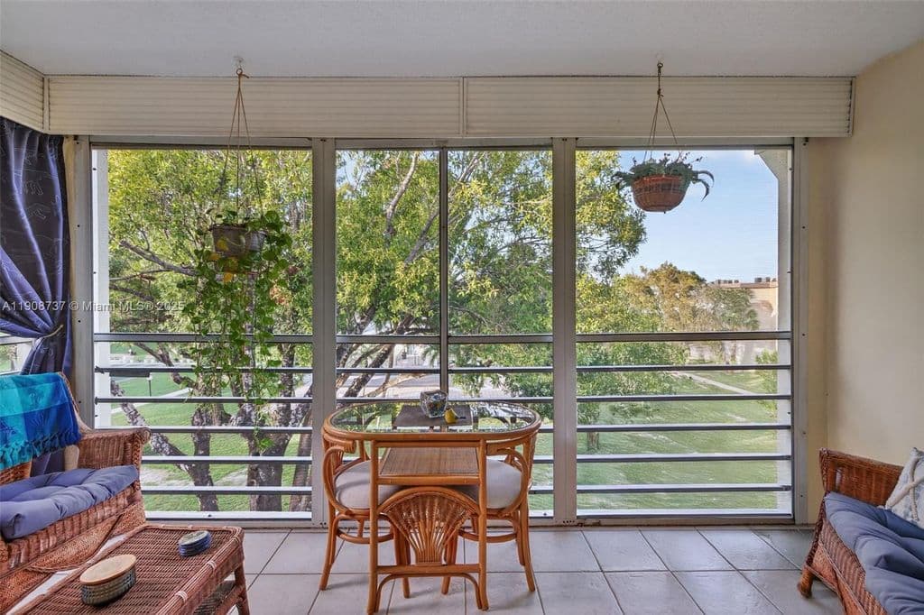 2+1 Mülk — 2901 NW 48th Ave APT 468